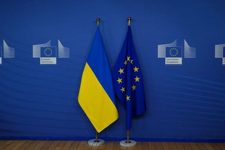 В ЕС хотят изымать активы уклоняющихся от санкций против РФ и передавать их Украине