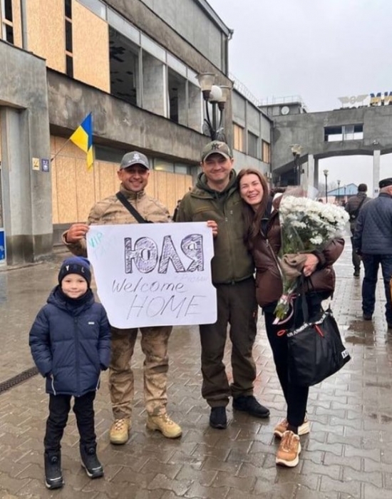 «Хороший знак»: Виталий Ким сообщил, что его жена и сын вернулись в Николаев (видео)