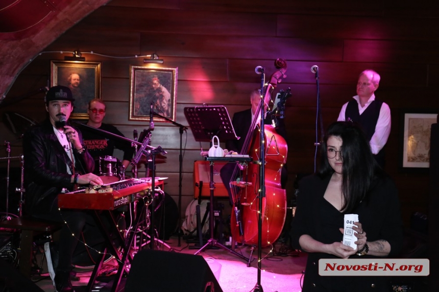 Вечер в джазовых ритмах: в Николаеве Perfomane Band отыграл долгожданный концерт (фоторепортаж)
