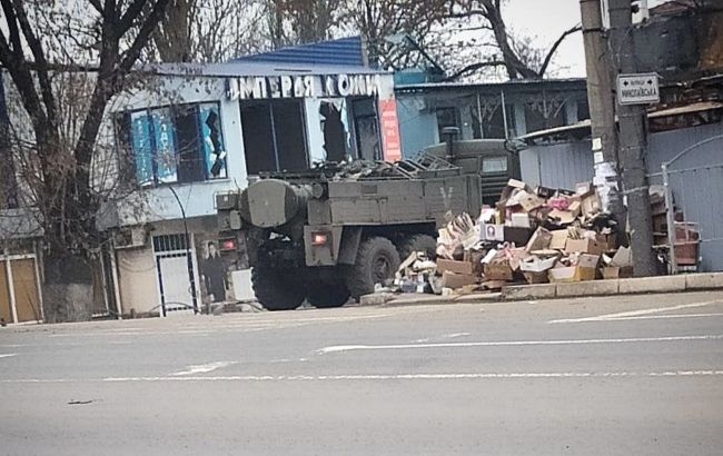 В Мариуполе оккупанты обустраивают склад боеприпасов возле школы, - горсовет