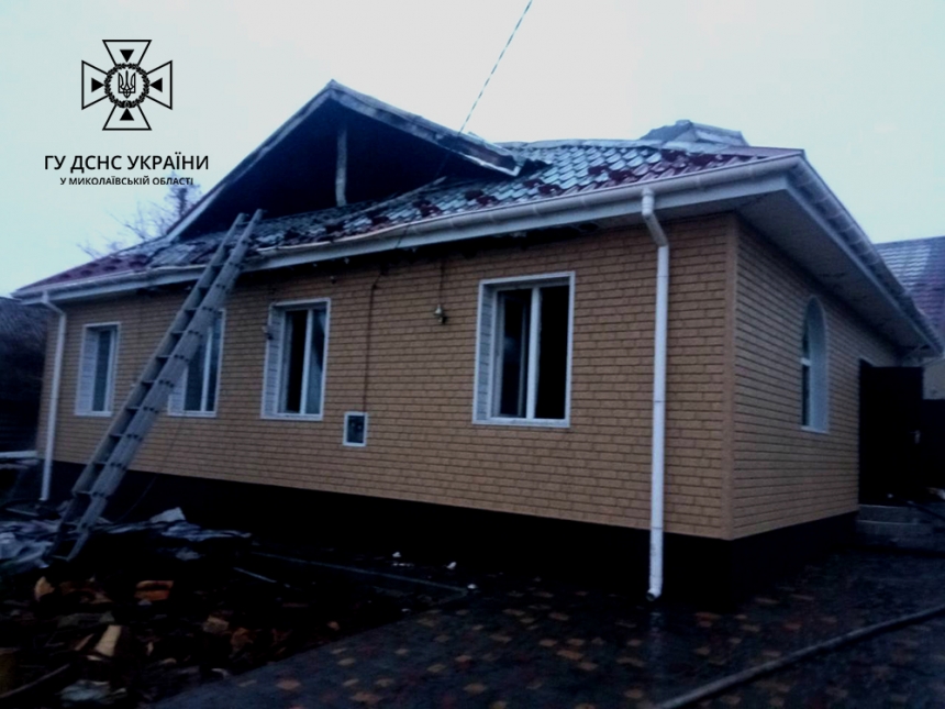 В Первомайске горел жилой дом и чуть не загорелась летняя кухня