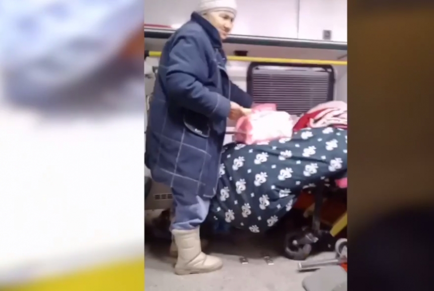 Замазєєва показала, як на подарованій англійцями швидкій евакуюють жителів Херсона (відео)