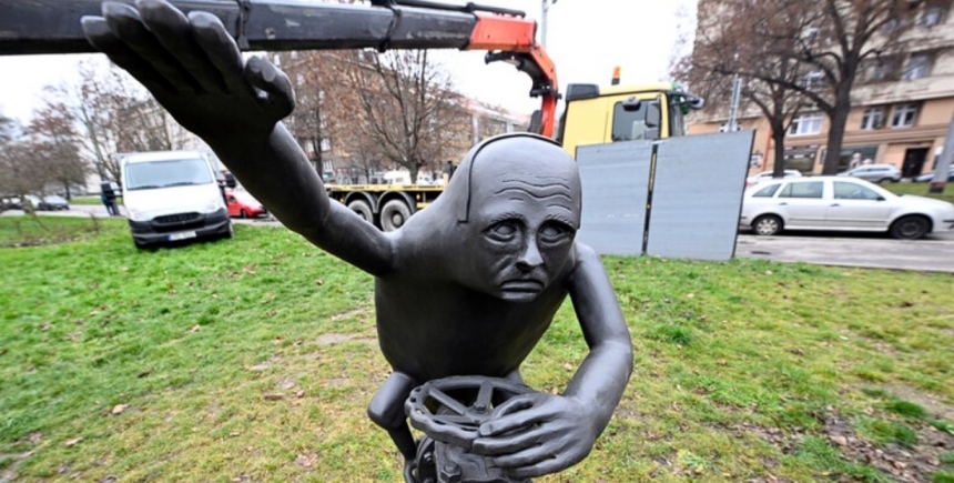 У Празі встановили пам'ятник Володимиру Путіну (фото)