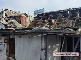Обстріли Миколаївської області: пошкоджено адмінспоруду та будинки