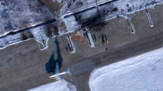 С российской авиабазы «Дягилево» исчезли до 10 бомбардировщиков: снимки со спутника