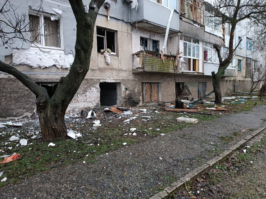 Ворог обстріляв Миколаївський район: пошкоджено житлові будинки, автомобілі, об'єкти інфраструктури