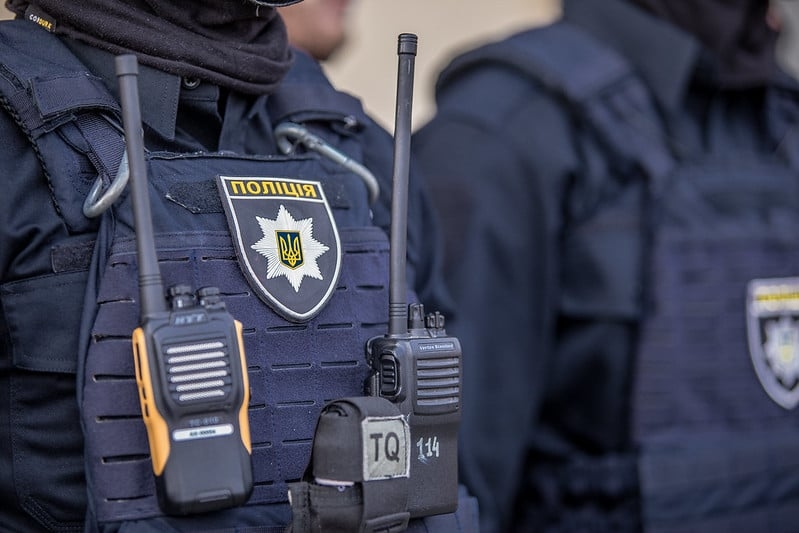 Некоторые закапывали оружие: как полицейские после оккупации выходили из Херсона в Николаев