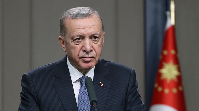 Суд в Турции заключил в тюрьму главного соперника Эрдогана на выборах