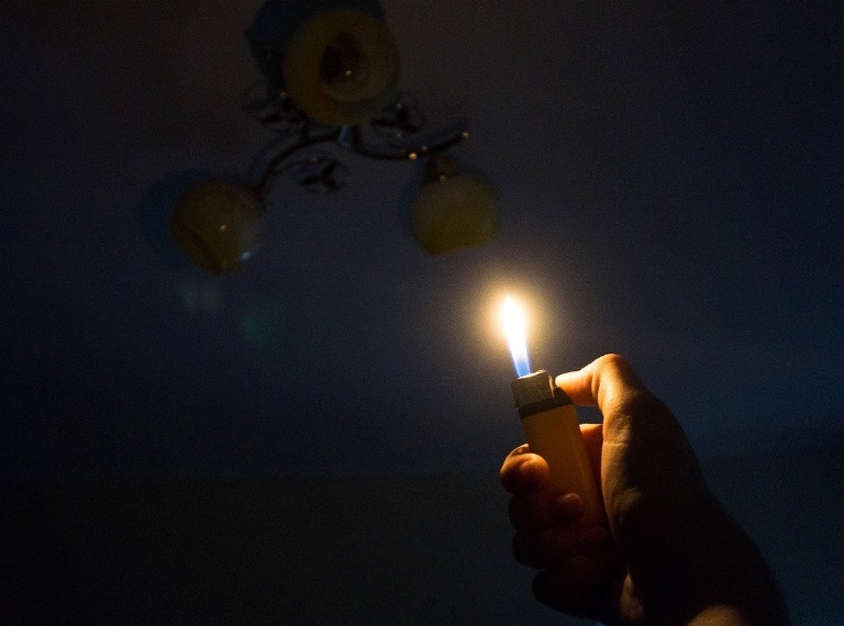 Половина Киевской области — без света из-за обстрелов