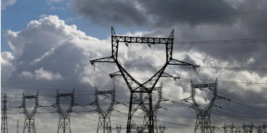 Зарядить телефоны и запастись водой: завтра возможен значительный дефицит электроэнергии — Укрэнерго
