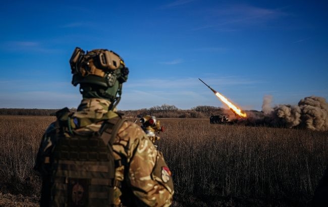 Украинские артиллеристы показали, как дают отпор оккупантам на востоке (видео)