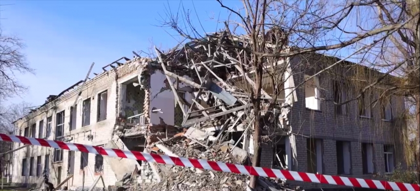 «Обидва міста сильно зруйновані»: заступник голови ОП відвідав Снігурівку та Баштанку (відео)