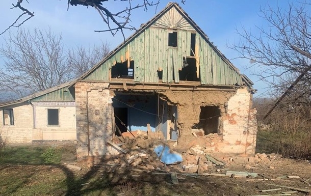 В Запорожской области во время обстрела стена дома упала на детей (видео)