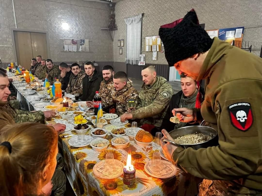 Сочельник на фронте: Генштаб показал, как праздновали украинские воины