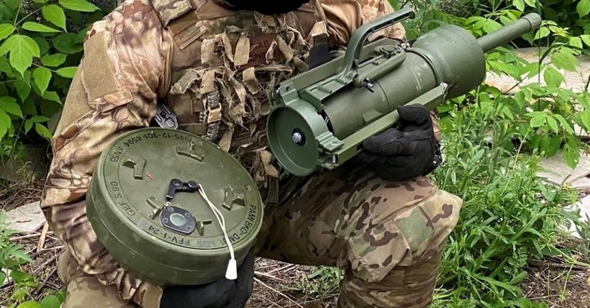 Британия передала Украине более 1000 металлоискателей и 100 комплектов для обезвреживания бомб