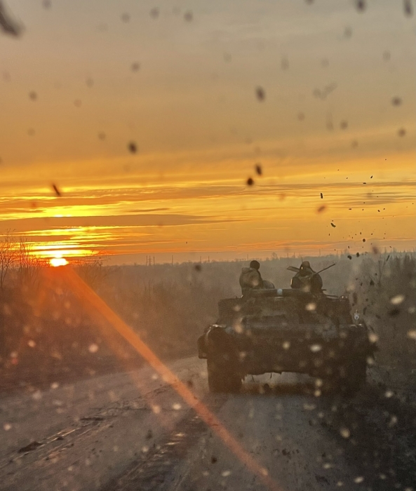 Росіяни наступають на трьох напрямках та мінують лівий берег Дніпра, - Генштаб