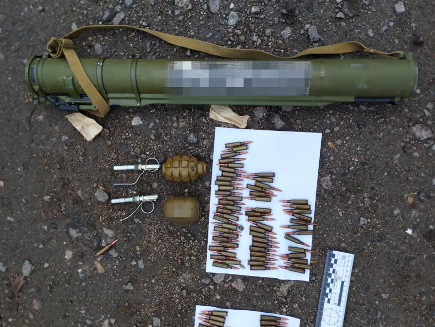 В Днепропетровской области прямо на улице продавали гранатомет и гранаты