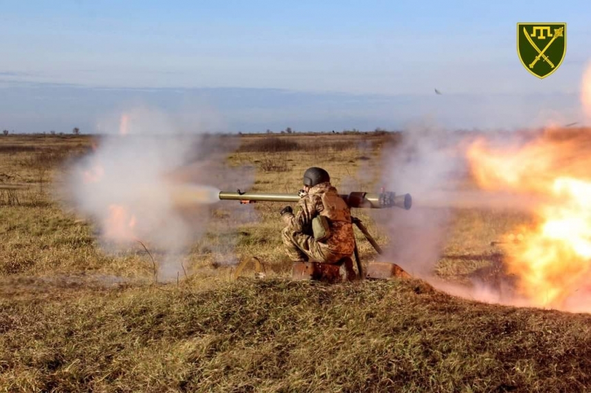 Украинские защитники разбили базу россиян возле Крыма, - Генштаб