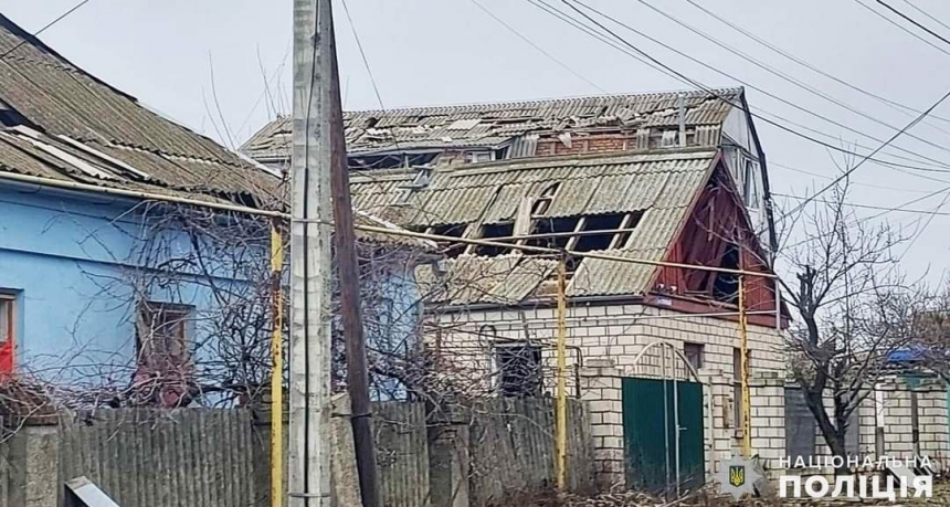 З'явилися нові фото наслідків обстрілу Очакова: багато будинків залишилися без дахів