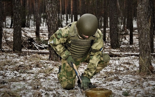 Українські сапери мінують шляхи ймовірного висування військ РФ