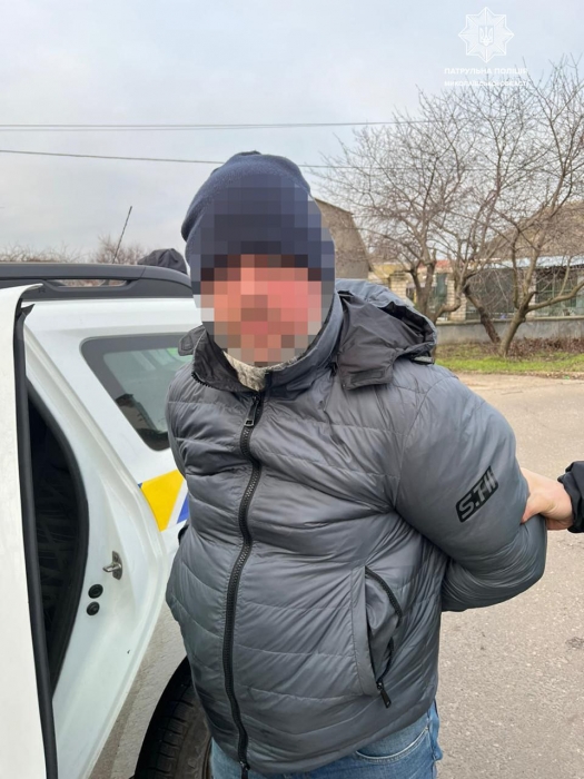 У Миколаєві побили та пограбували водія маршрутки
