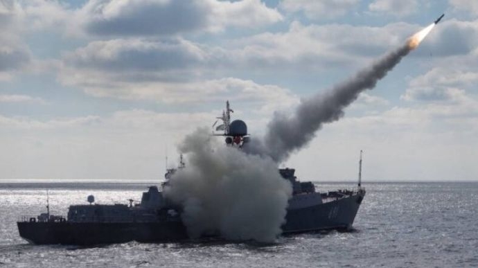Росія вивела в Чорне море 6 кораблів із трьома десятками «Калібрів»