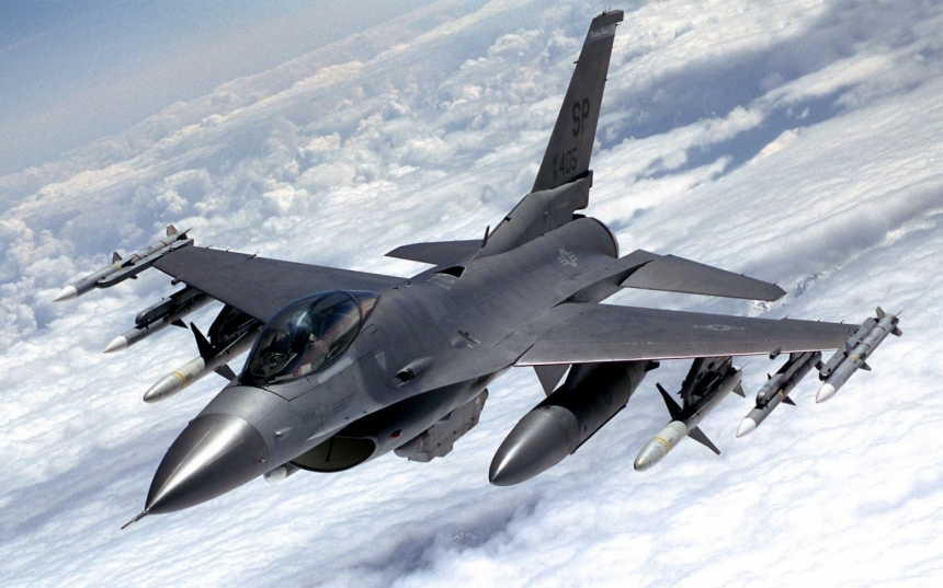 Полковник сказав, яка мінімальна кількість винищувачів F-16 потрібна Україні для наступу