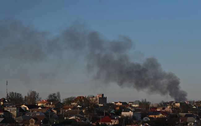 Росіяни обстрілюють Бериславський район запальними боєприпасами (відео)