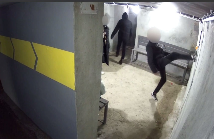 В Николаеве подростки сломали в укрытии кнопку тревоги: мэр думает, как их наказать (видео)