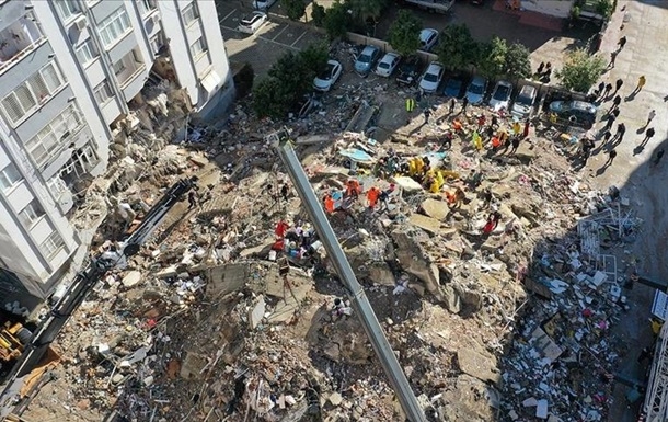 Землетрясение в Турции: нашли более тысячи жертв, еще 400 – в соседней Сирии