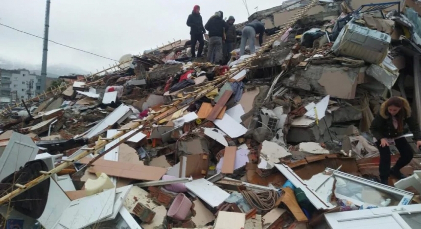 Кількість жертв землетрусів у Туреччині та Сирії перевищила 15 тисяч