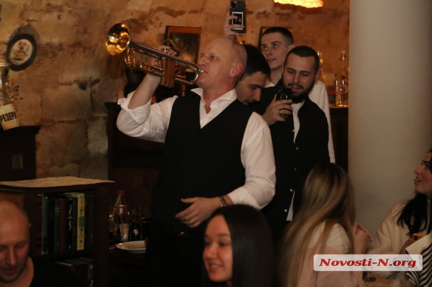 Весь цей Джаз: у Миколаєві відбувся концерт Perfomance band`а до Дня Закоханих (фото, відео)