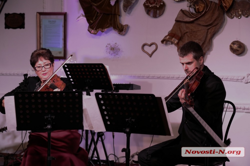 С любовью и музыкой: в николаевском театре прошел концерт артистов филармонии (фото, видео)
