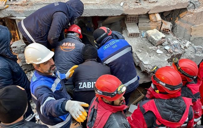 Число жертв землетрусів на Близькому Сході перевищило 35 тисяч