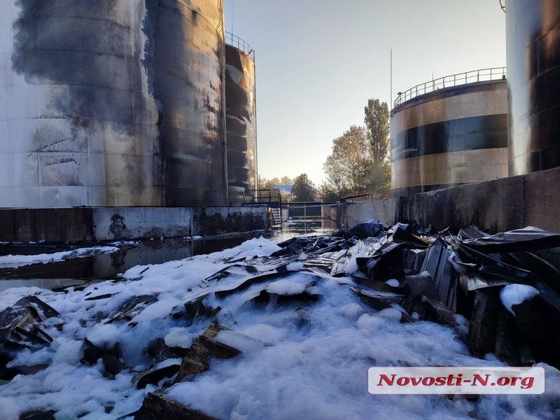 Атака дронами на резервуары с маслом в Николаеве: ущерб оценили в 39,9 миллиарда
