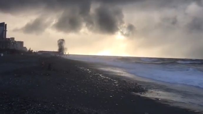 В Батуми у берега взорвалась морская мина (видео)