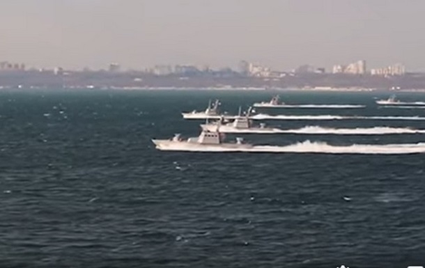 В Черном море РФ держит девять кораблей, в том числе ракетоносители