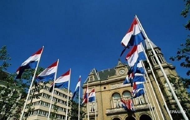Нідерланди відсилають 17 російських дипломатів