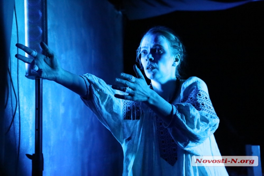 Франко с долей экспрессионизма: «Украдене щастя» на сцене николаевского театра (фоторепортаж)