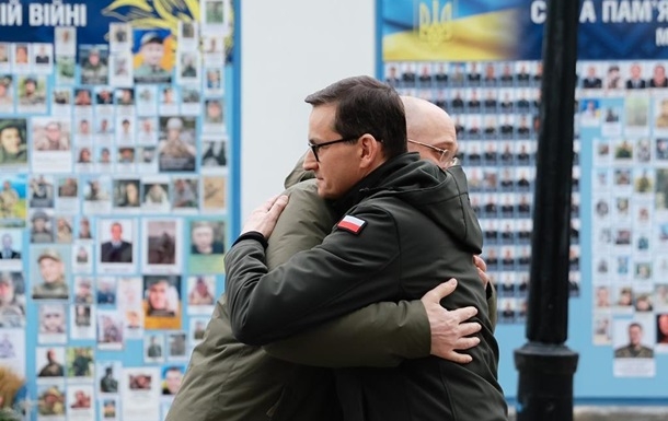 В Киев в годовщину войны приехал премьер Польши