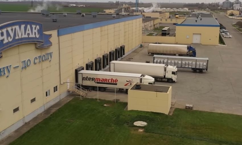 Россияне демонтируют завод «Чумак» в Каховке
