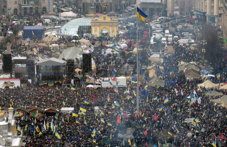 Ілон Маск назвав Революцію Гідності «переворотом» та отримав «відповідь»