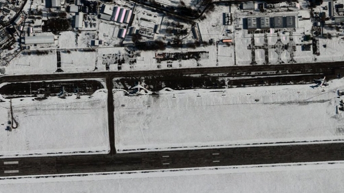 З'явилися супутникові знімки літака в Мачулищах після ймовірного удару безпілотника