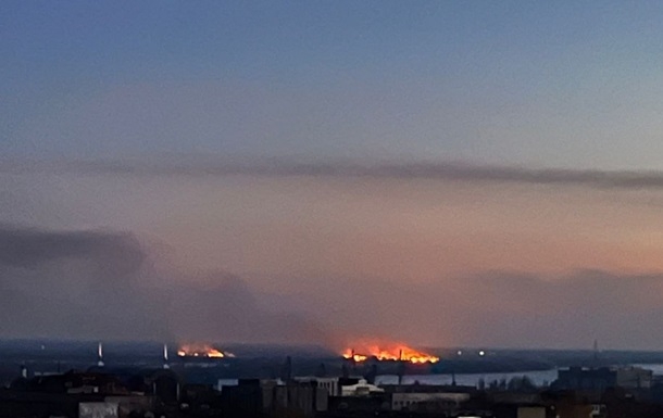 У мережі з'явилося відео вибухів у російському Єйську