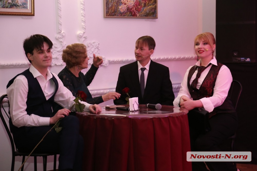 О женщинах с иронией и всерьез: в Николаеве состоялось импровизированное «ток-шоу» (фоторепортаж)