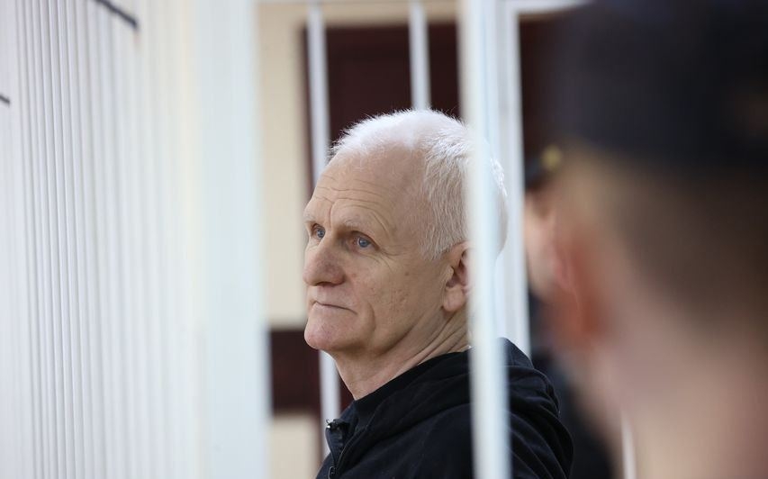 У Білорусі засудили до 10 років в'язниці нобелівського лауреата