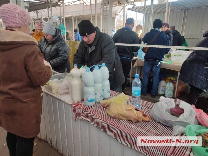 Весенний рынок в Николаеве: дорогой лук и подешевевшие яйца. Фоторепортаж с рынка