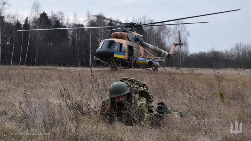 Ворог штурмує Бахмут, на Куп'янському та Лиманському напрямках намагається прорвати оборону