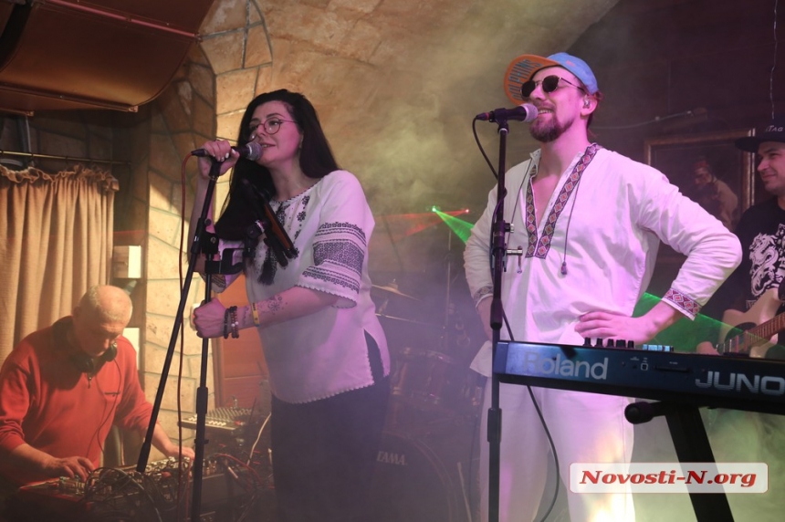 Свято жінок: гурт RadioStars подарував жителькам Миколаєва яскравий концерт (фоторепортаж)