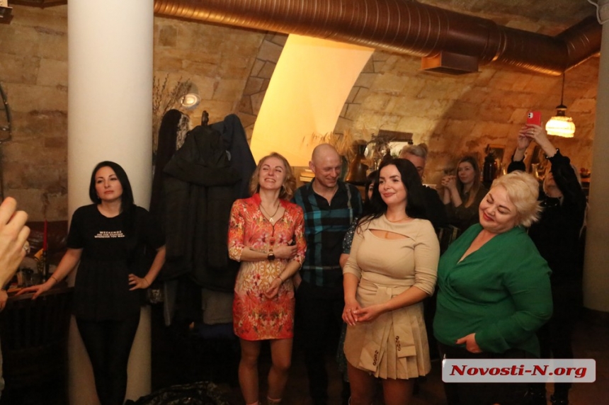 Праздник женщин: группа RadioStars подарила жительницам Николаева яркий концерт (фоторепортаж)